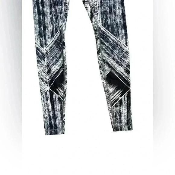 Lululemon Wunder Under Roll Down Black White Brush Size 4 - Picture 3 of 5